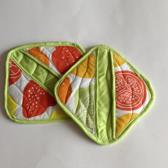 NWOT Handmade Cotton Fabric  Square Pot Holders Kitchen Linens - Picture 1 of 3